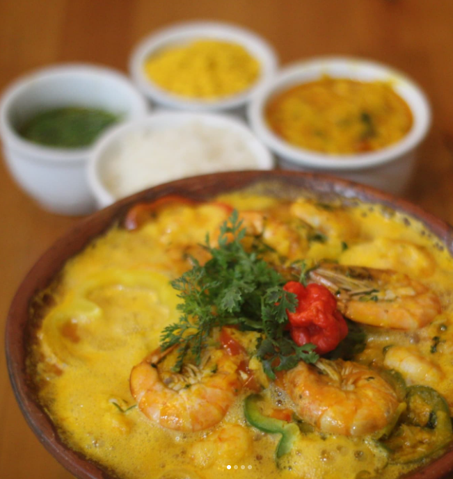 Bobó de camarão com pirão e arroz