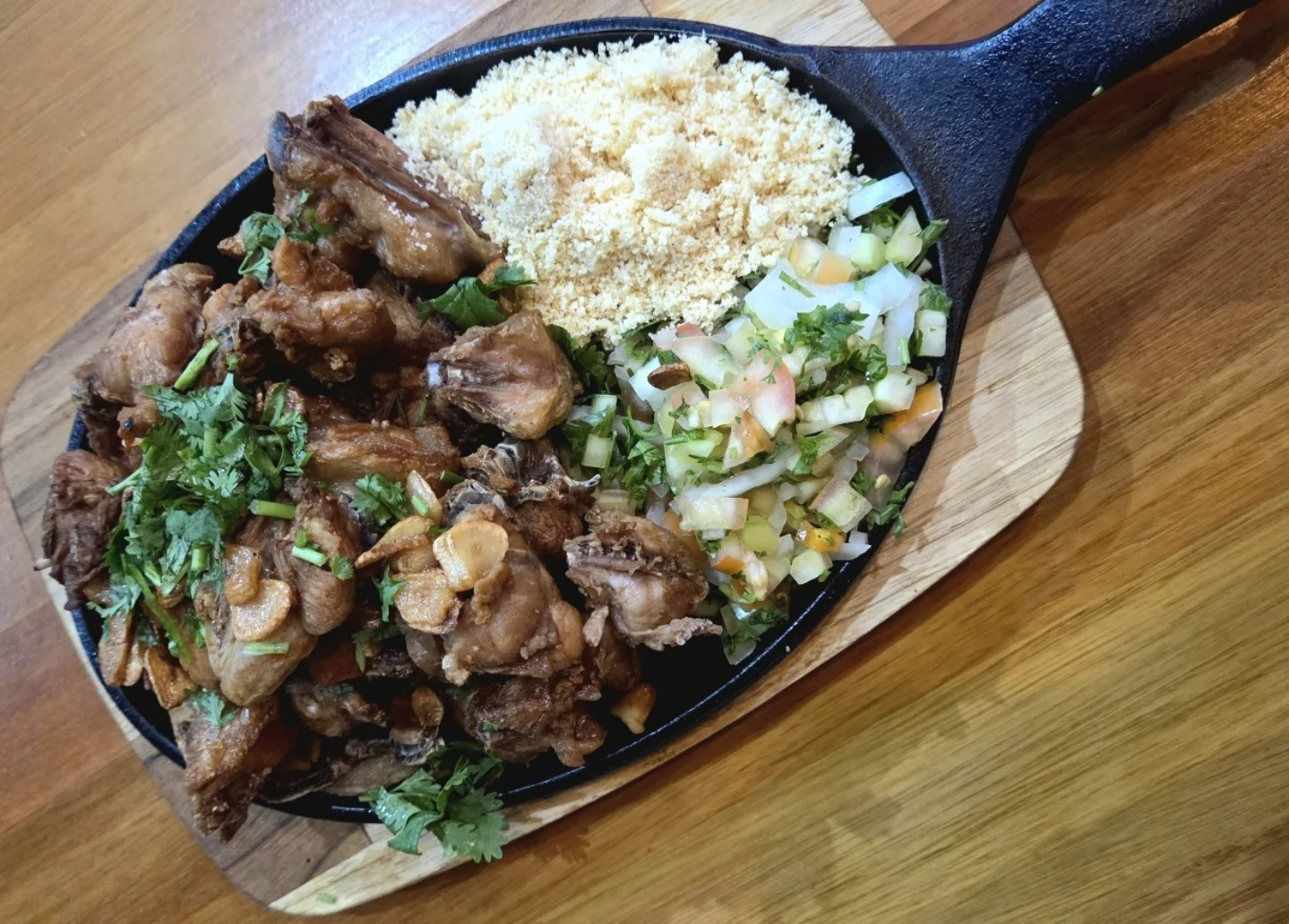 Carne do sol acebolada