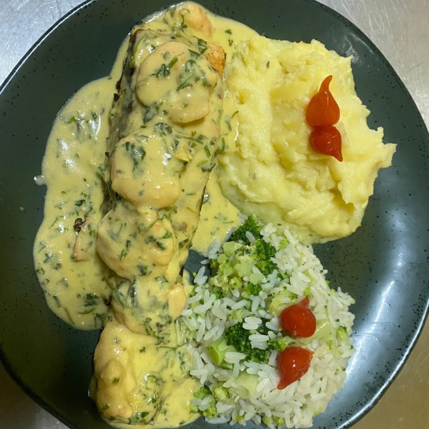 Frango ao molho com purê